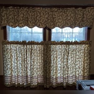 Better Homes Kitchen curtains w Valances